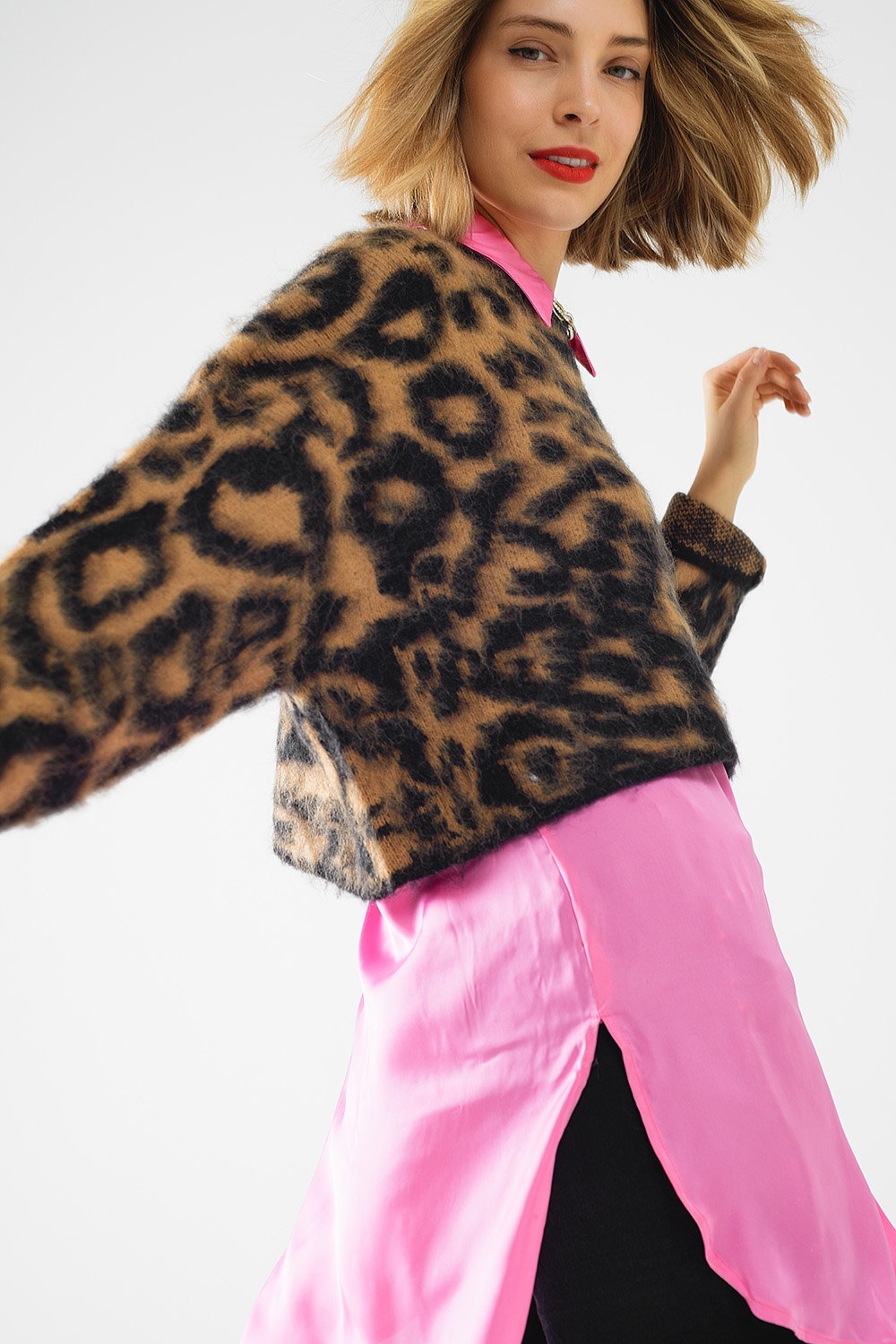 jersey negro con estampado de leopardo de punto con lana