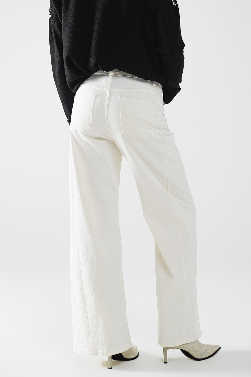 Pantalón extra ancho en color crema Pantalón extra ancho en color crema