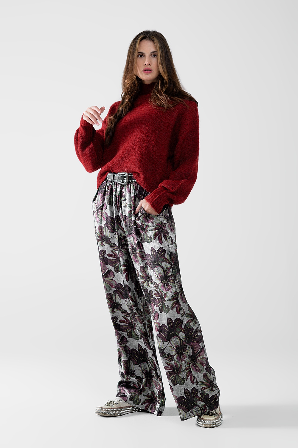 pantalón ancho con estampado floral pantalón ancho con estampado floral