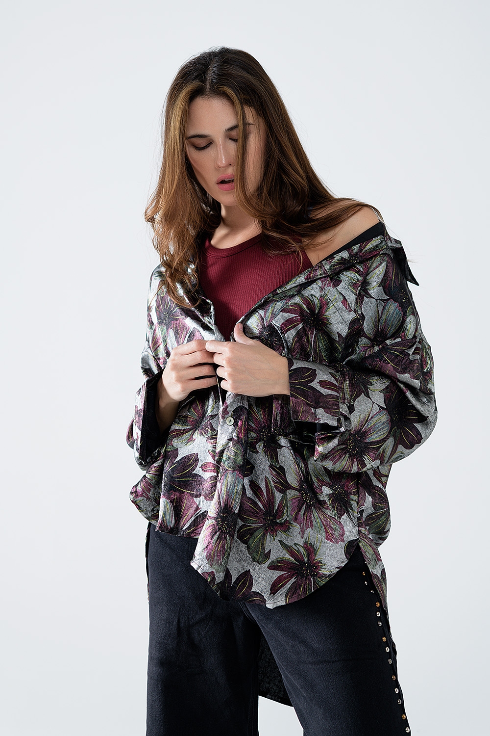 Camisa con estampado de flores efecto metalizado Camisa con estampado de flores efecto metalizado