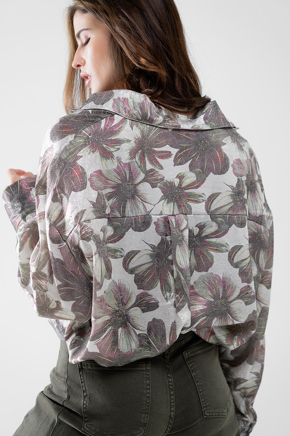 gris Camisa con estampado de flores efecto metalizado gris Camisa con estampado de flores efecto metalizado