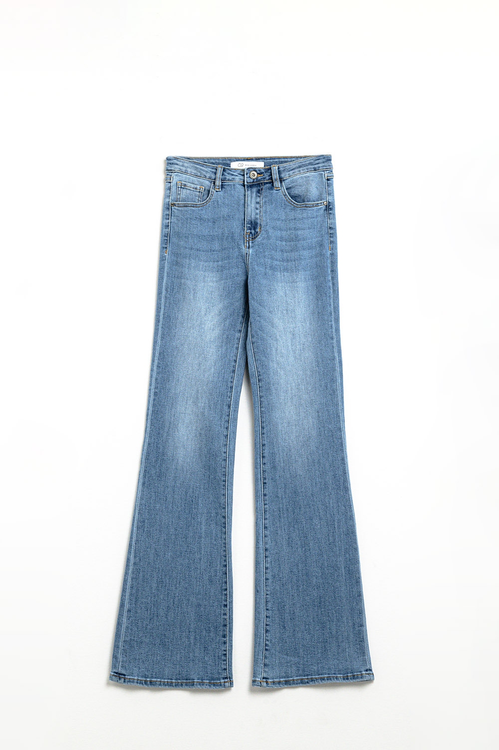 Vaqueros azules de corte bootcut acampanado