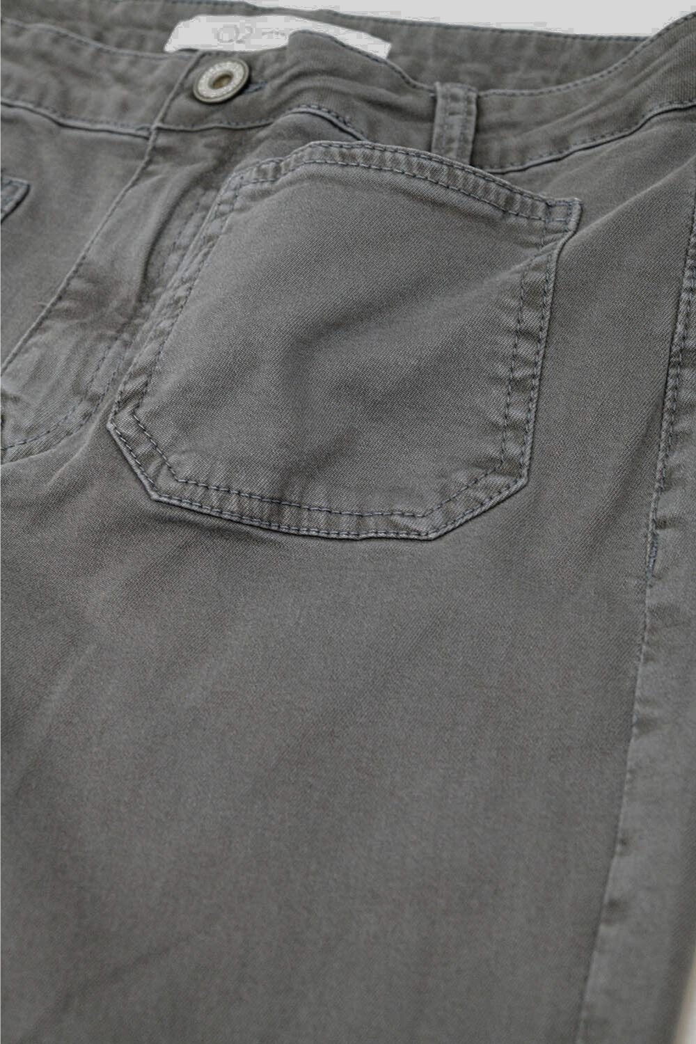 Skinny Flared Jeans Gris Oscuro Con Bolsillo Delantero Skinny Flared Jeans Gris Oscuro Con Bolsillo Delantero