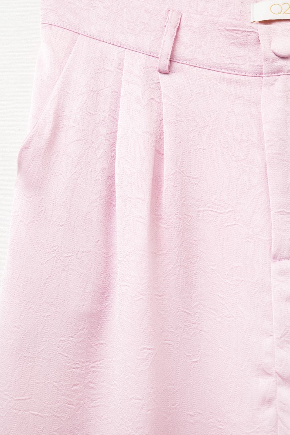 Pantalones de raso a medida con pernera ancha en rosa Pantalones de raso a medida con pernera ancha en rosa