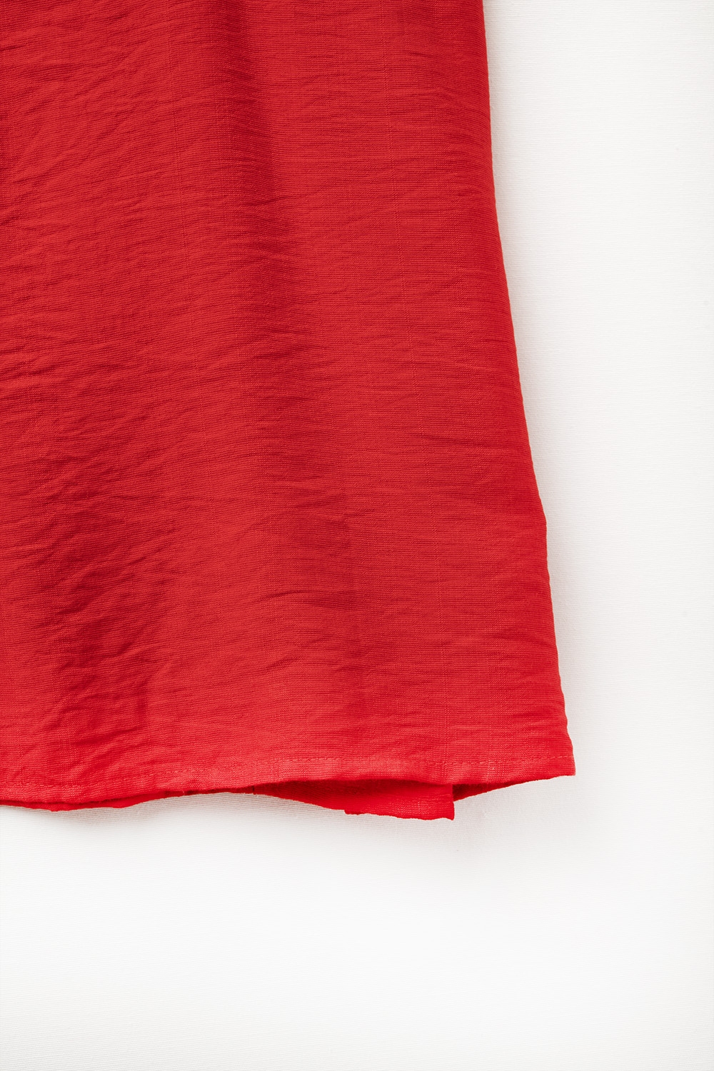 Camiseta básica de verano con cuello halter en rojo cereza Camiseta básica de verano con cuello halter en rojo cereza