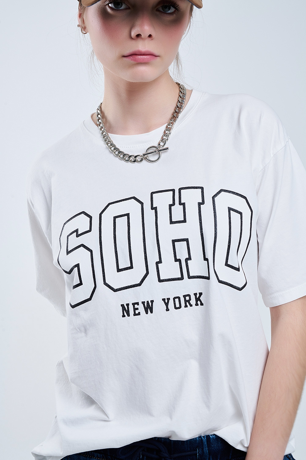 Camiseta blanca oversize con Soho New York en la parte delantera Camiseta blanca oversize con Soho New York en la parte delantera