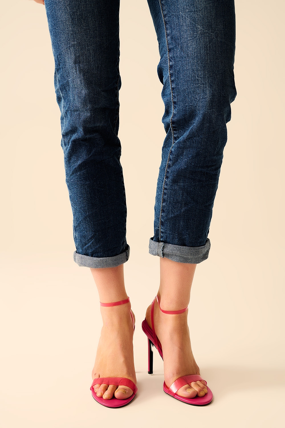 Jeans Básicos Súper Ajustados de Mezclilla de Lavado Medio y Elásticos Jeans Básicos Súper Ajustados de Mezclilla de Lavado Medio y Elásticos