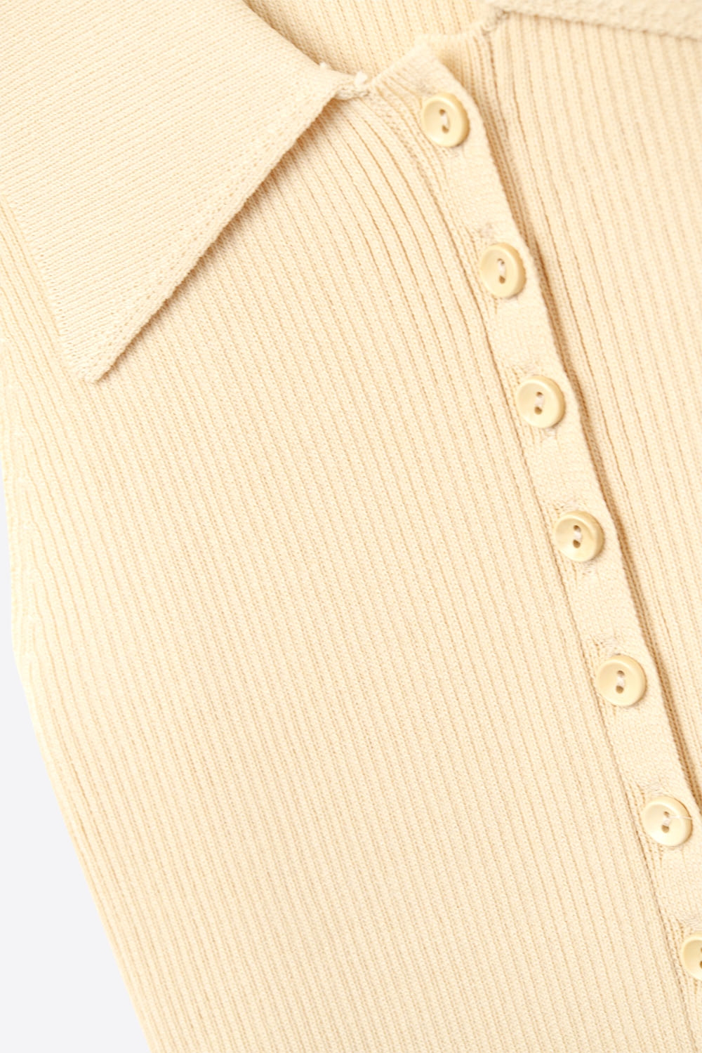 Top de punto acanalado con cuello de polo en amarillo mantequilla Top de punto acanalado con cuello de polo en amarillo mantequilla