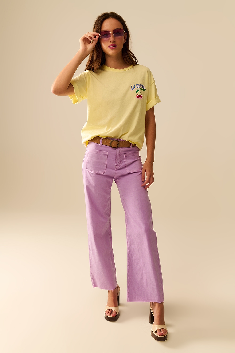 pantalones lila de pierna recta con bolsillos frontales