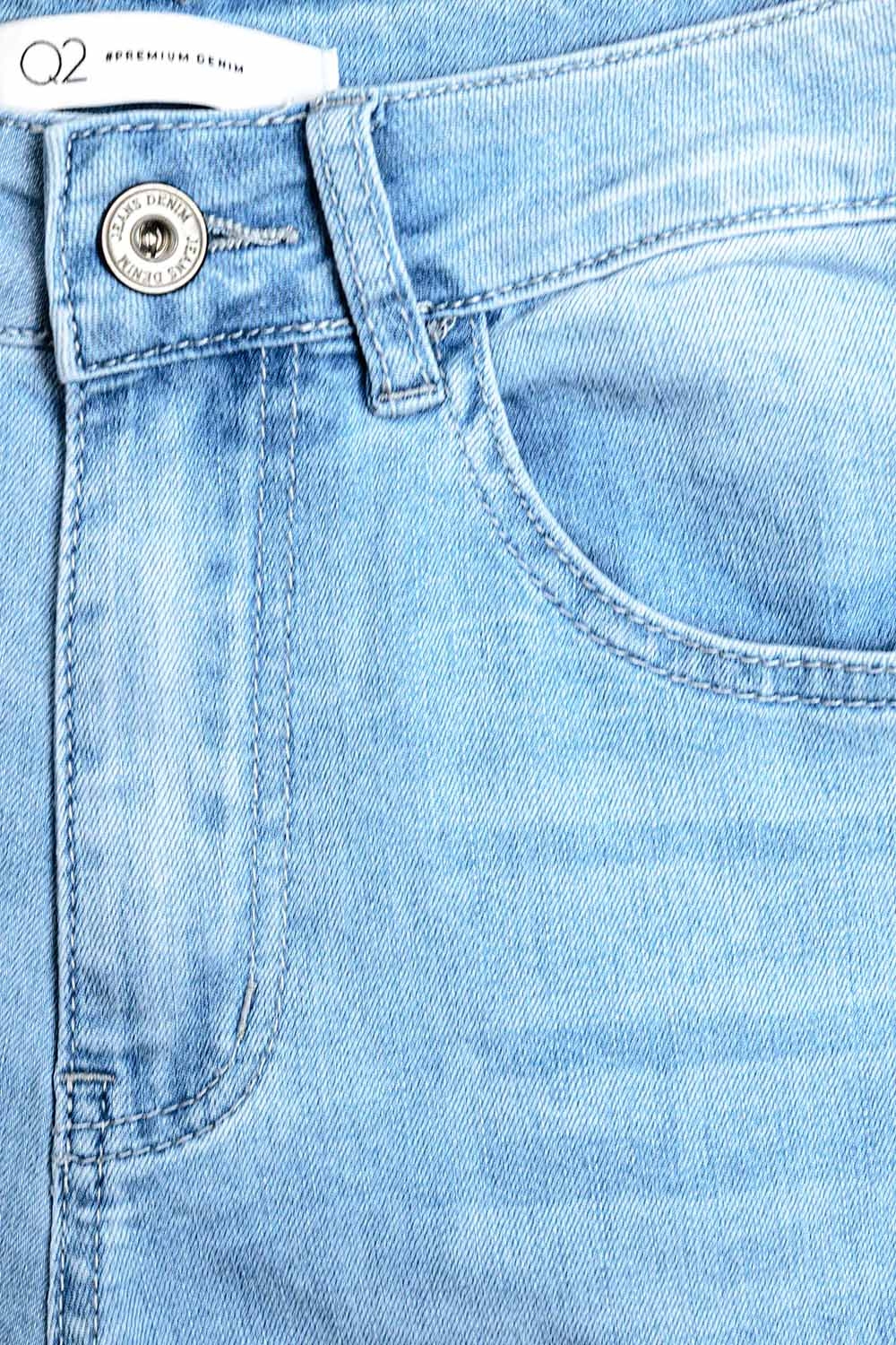 Jeans de pierna ancha hasta el tobillo con lavado claro Jeans de pierna ancha hasta el tobillo con lavado claro
