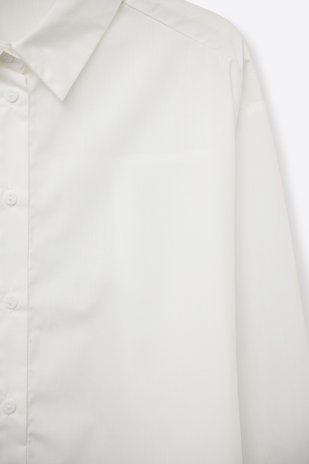 camisa blanca de popelina con pu&ntilde;os extra anchos