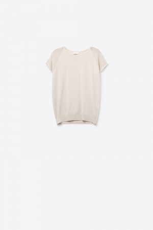 Jersey beige de manga corta con malla de punto en el hombro