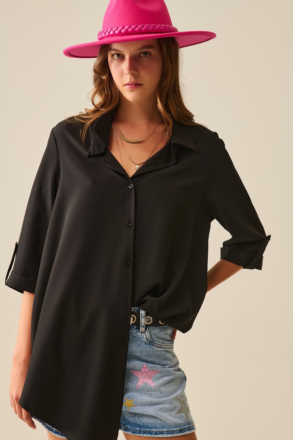 Camisa de tejido muy suave y ligero en color negro