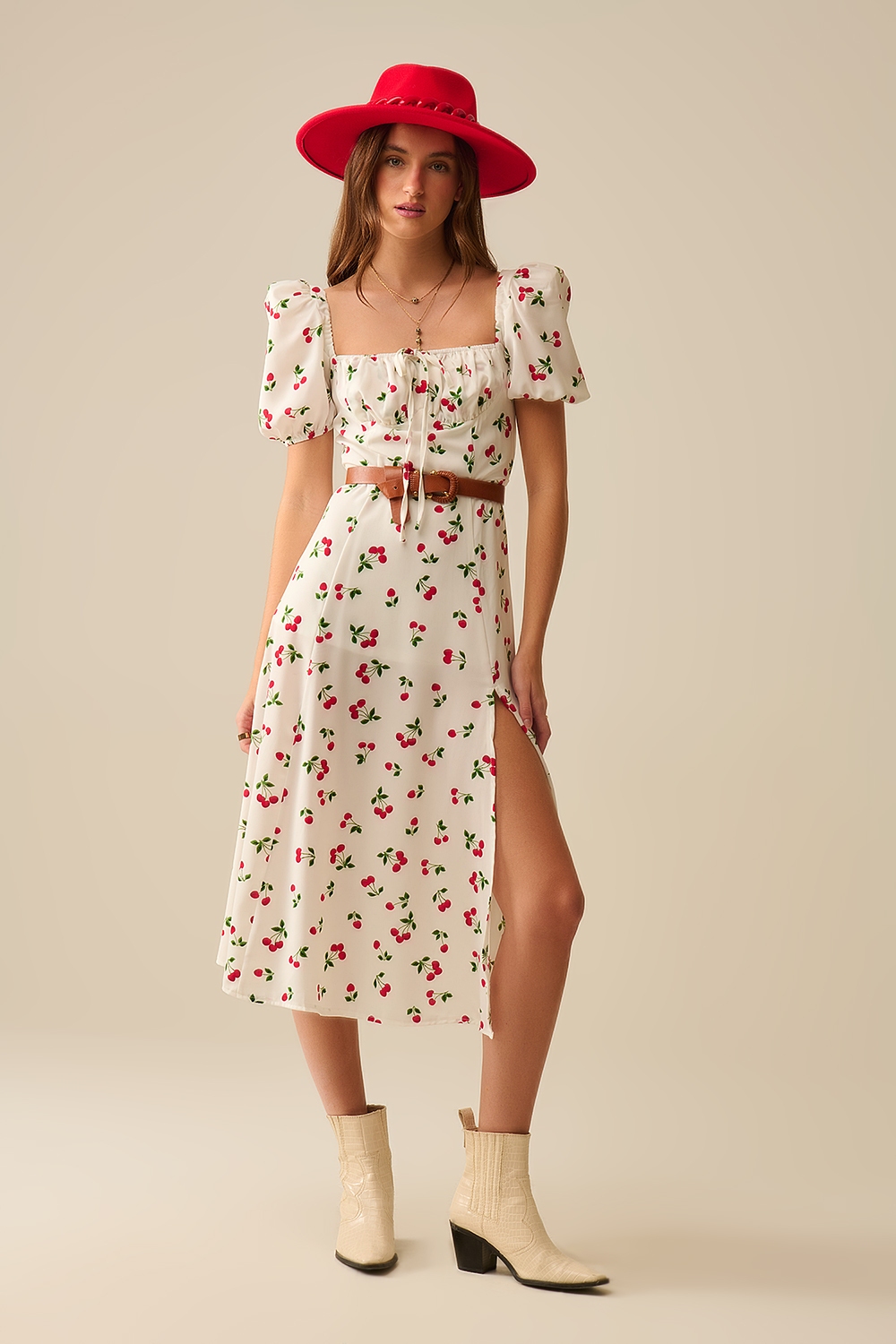 Vestido midi con estampado de cerezas y mangas abullonadas