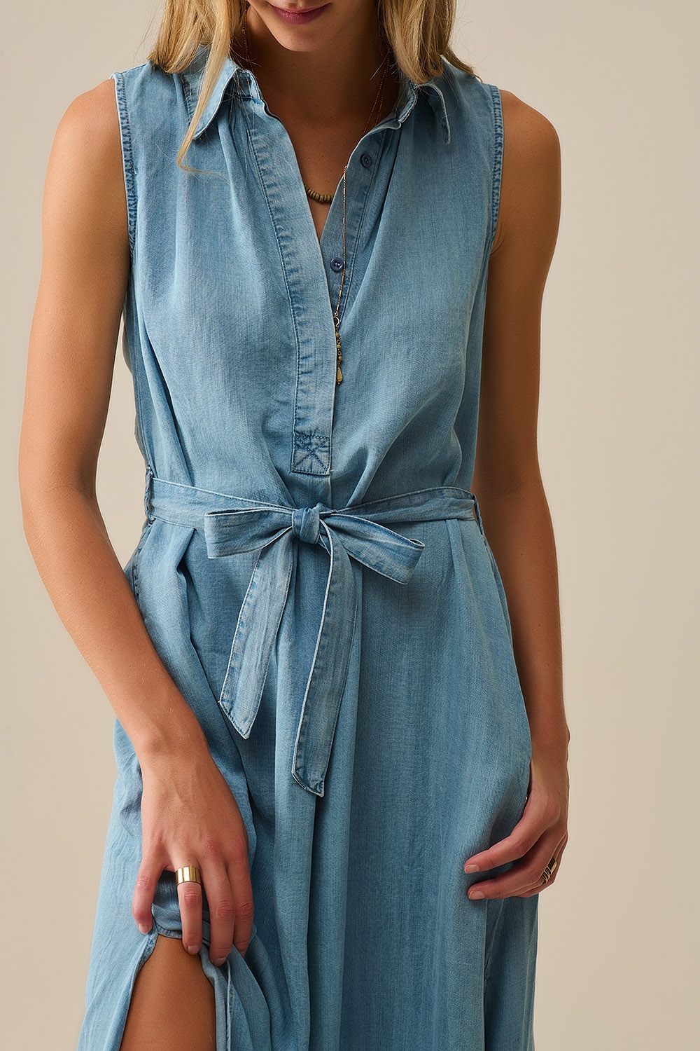 Vestido camisero sin mangas en tejido tencel Azul Vestido camisero sin mangas en tejido tencel Azul