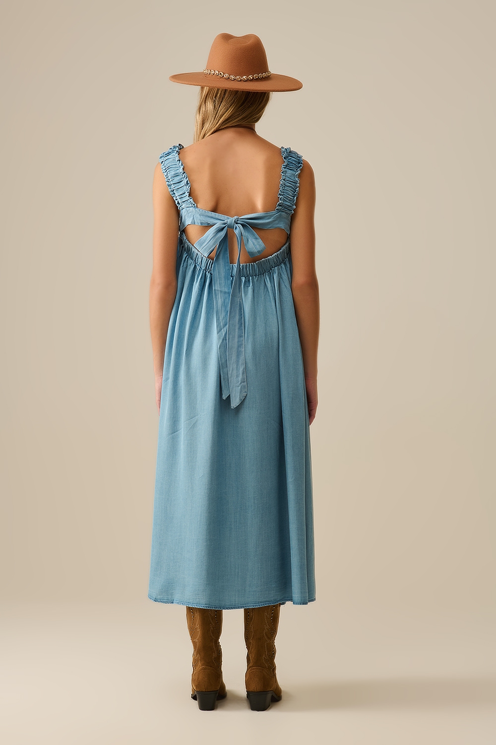 Maxivestido azul claro con tirantes de volantes en tejido de tencel Maxivestido azul claro con tirantes de volantes en tejido de tencel