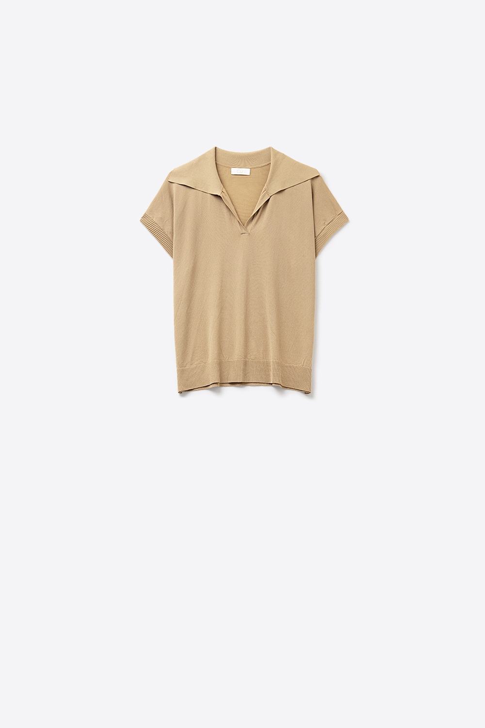 Polo de punto fino de manga corta en camel