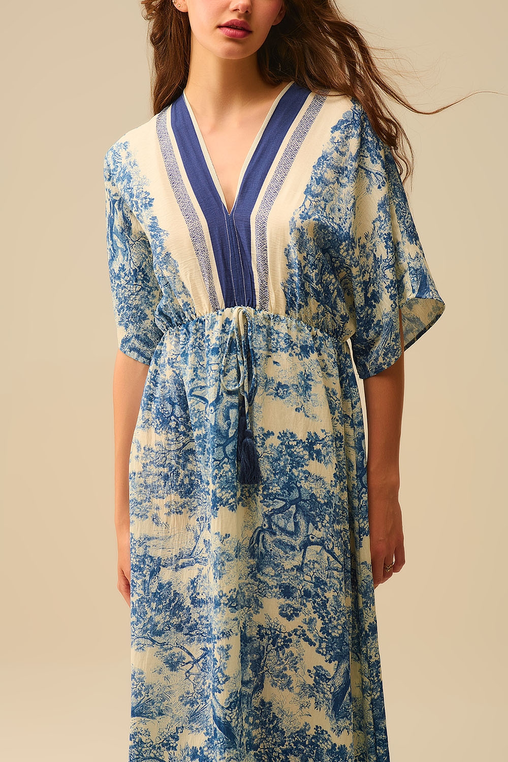 Vestido fluido con cuello en V y estampado Toile de Jouy