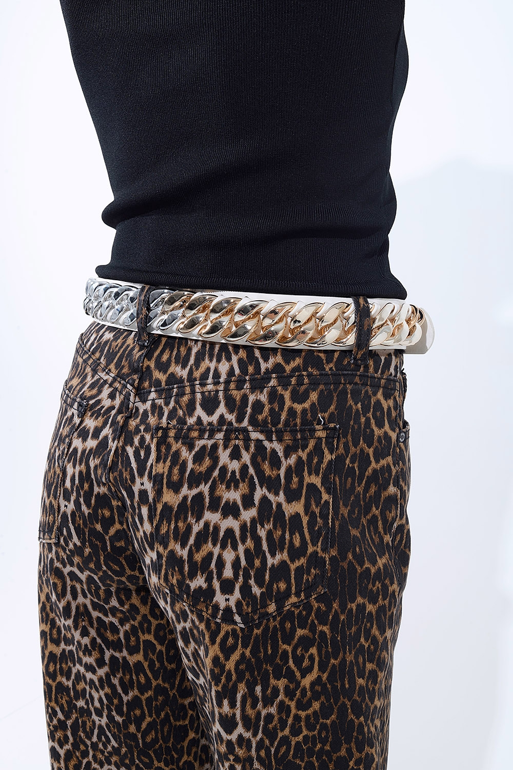 Vaqueros Barrel con estampado de leopardo Vaqueros Barrel con estampado de leopardo