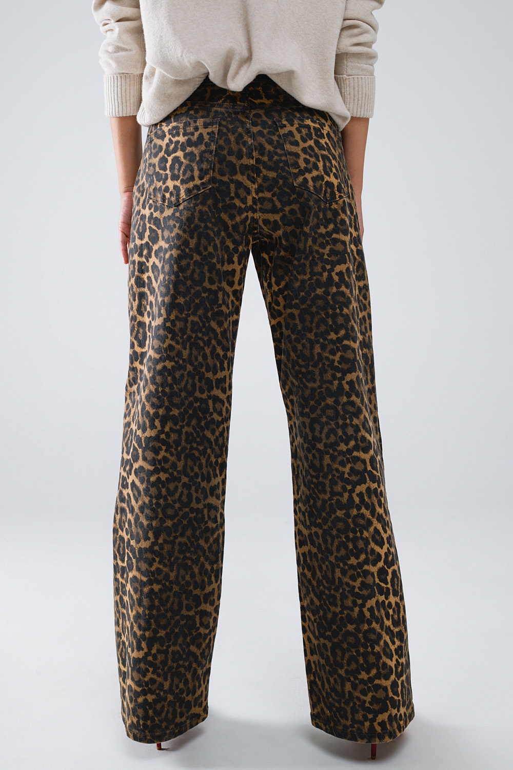 Vaqueros rectos con estampado de leopardo Vaqueros rectos con estampado de leopardo