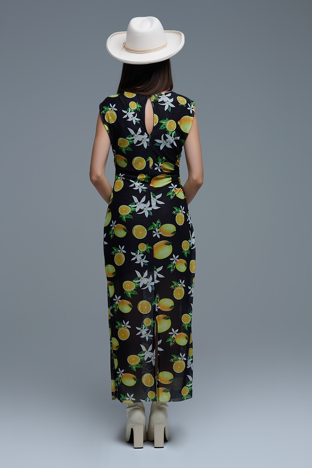 Maxi Vestido de Tul Negro con Rizo Lateral en Estampado Amarillo Lim&oacute;n