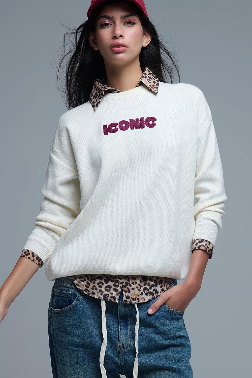 Jersey ICONIC bordado con estampado Global Tour en la espalda en color crema