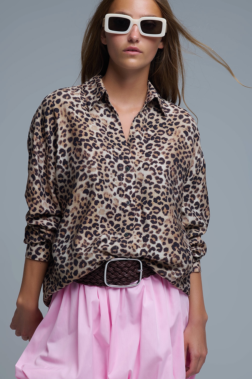 Camisa abotonada oversize con estampado de leopardo Camisa abotonada oversize con estampado de leopardo