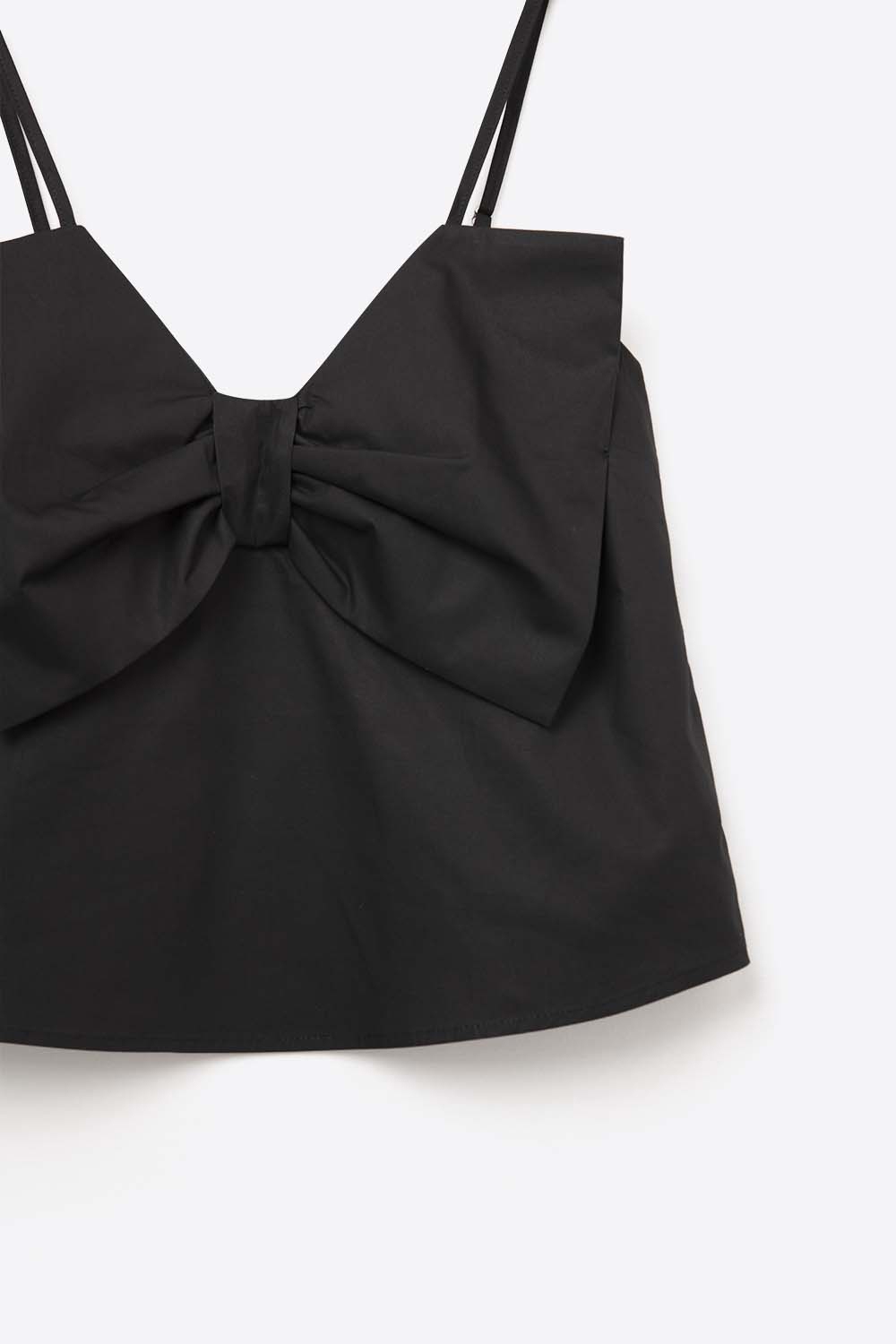 Top negro de popelina con detalle de lazo Top negro de popelina con detalle de lazo