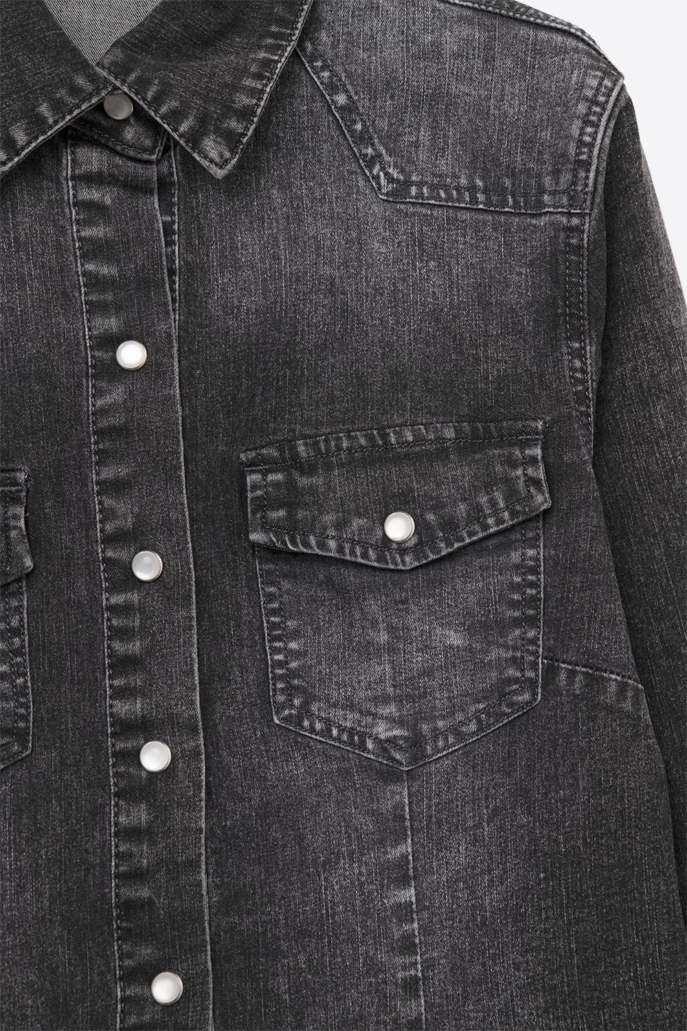Chaqueta de Camisa de Mezclilla Negra Lavada con Botones