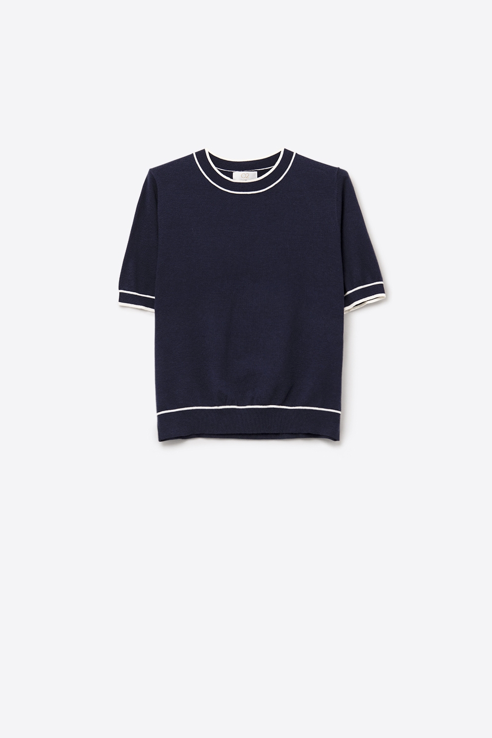 Jersey azul marino de manga corta con detalle de l&iacute;neas blancas