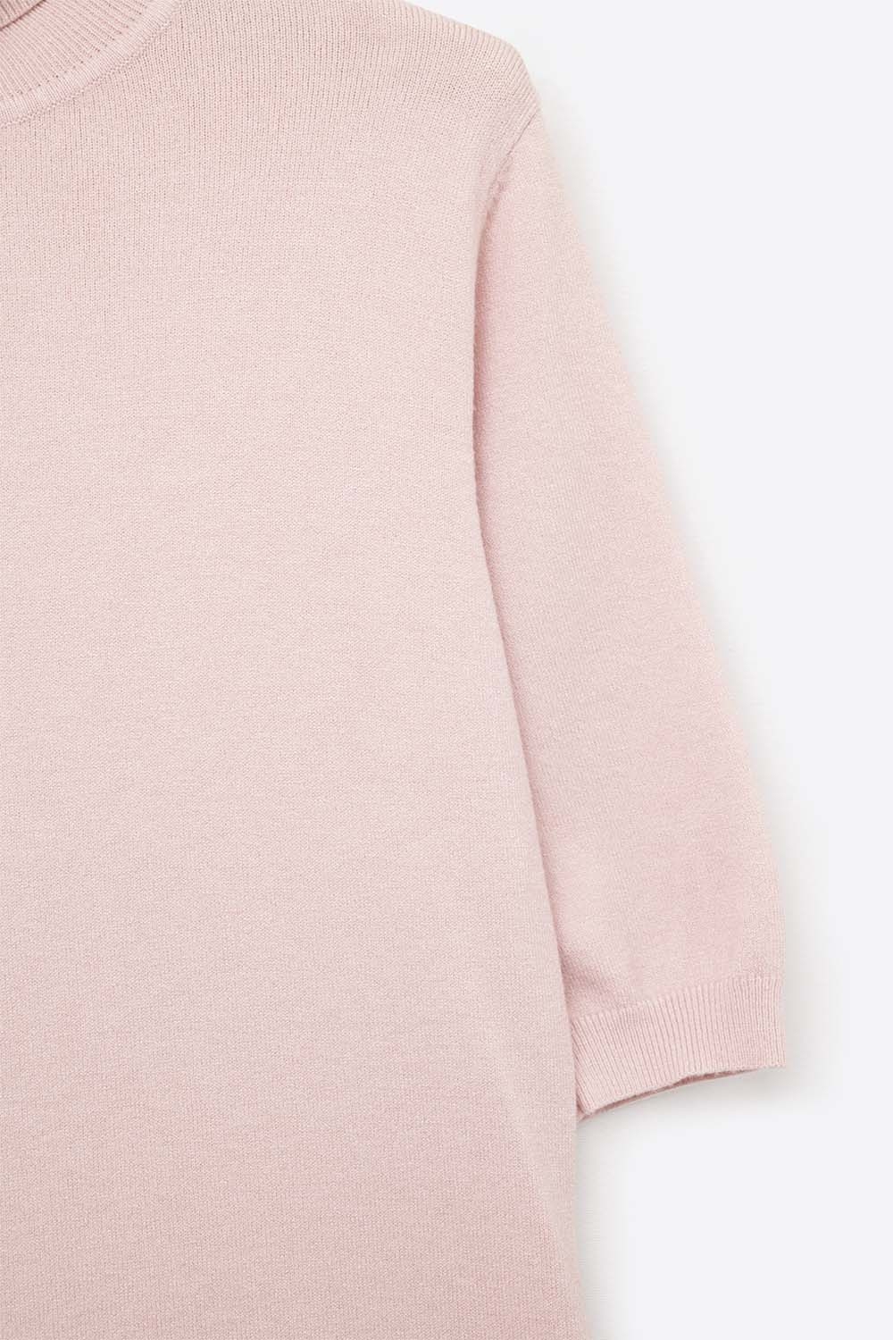 Jersey de punto fino en rosa con cuello alto y mangas al codo Jersey de punto fino en rosa con cuello alto y mangas al codo