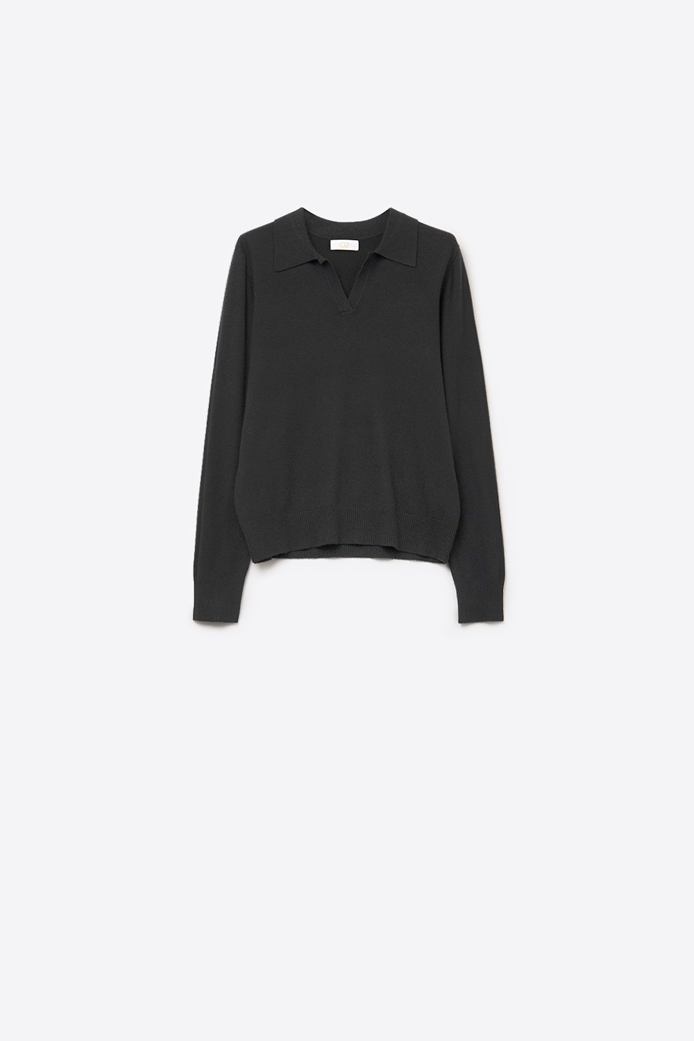 Cuello de polo tejido negro con escote en V sin tapeta de botones