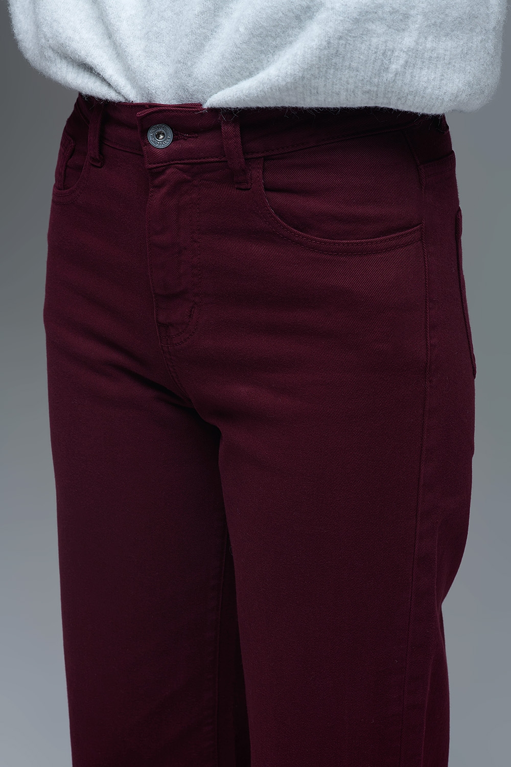 Vaqueros cropped wide leg en burdeos Vaqueros cropped wide leg en burdeos