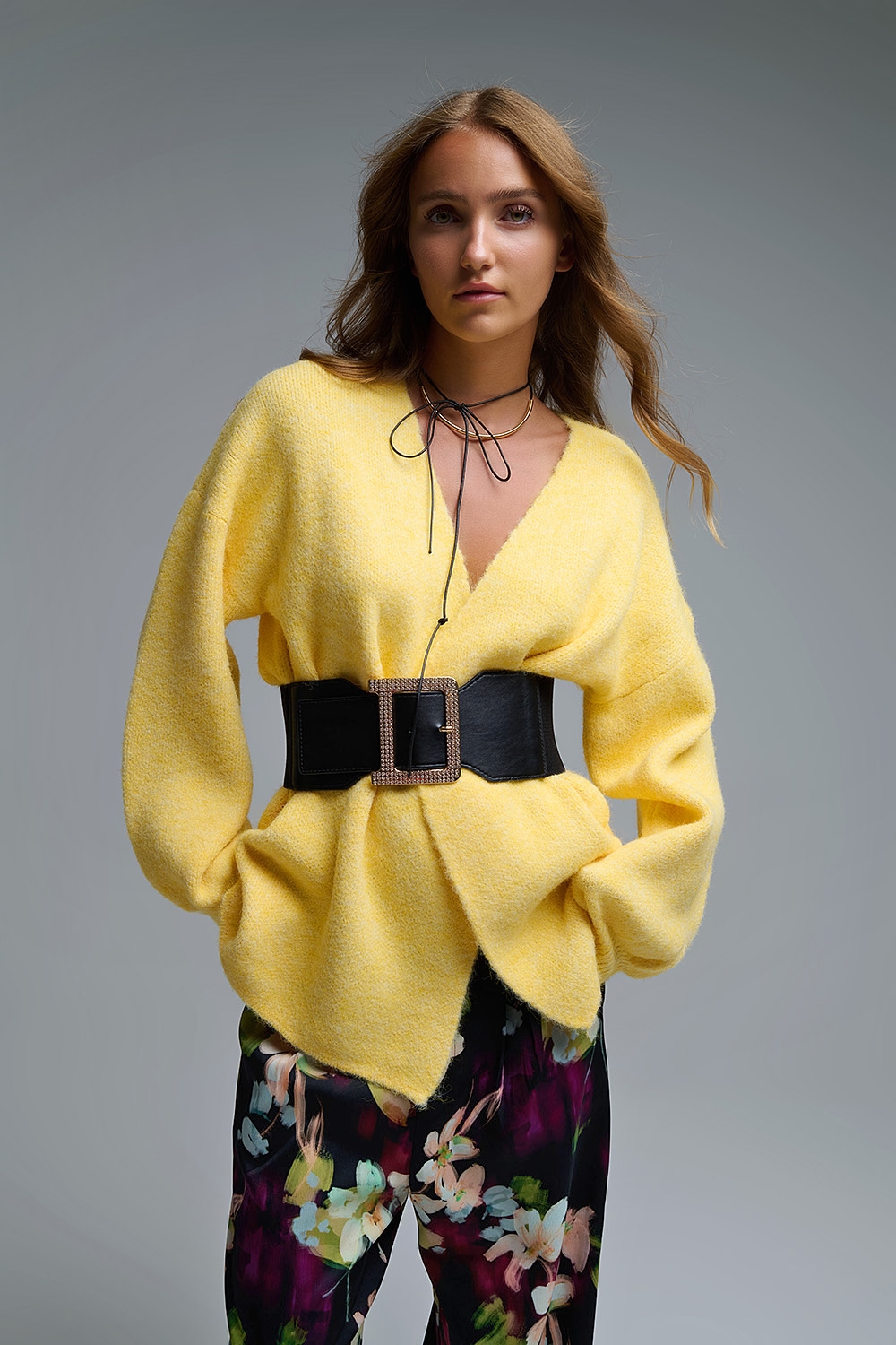 Elegante chaqueta de punto amarilla Elegante chaqueta de punto amarilla