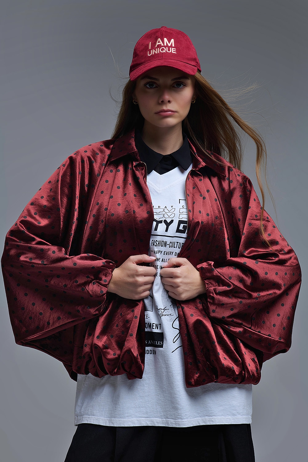 Chaqueta bomber de satén con lunares en burdeos Chaqueta bomber de satén con lunares en burdeos