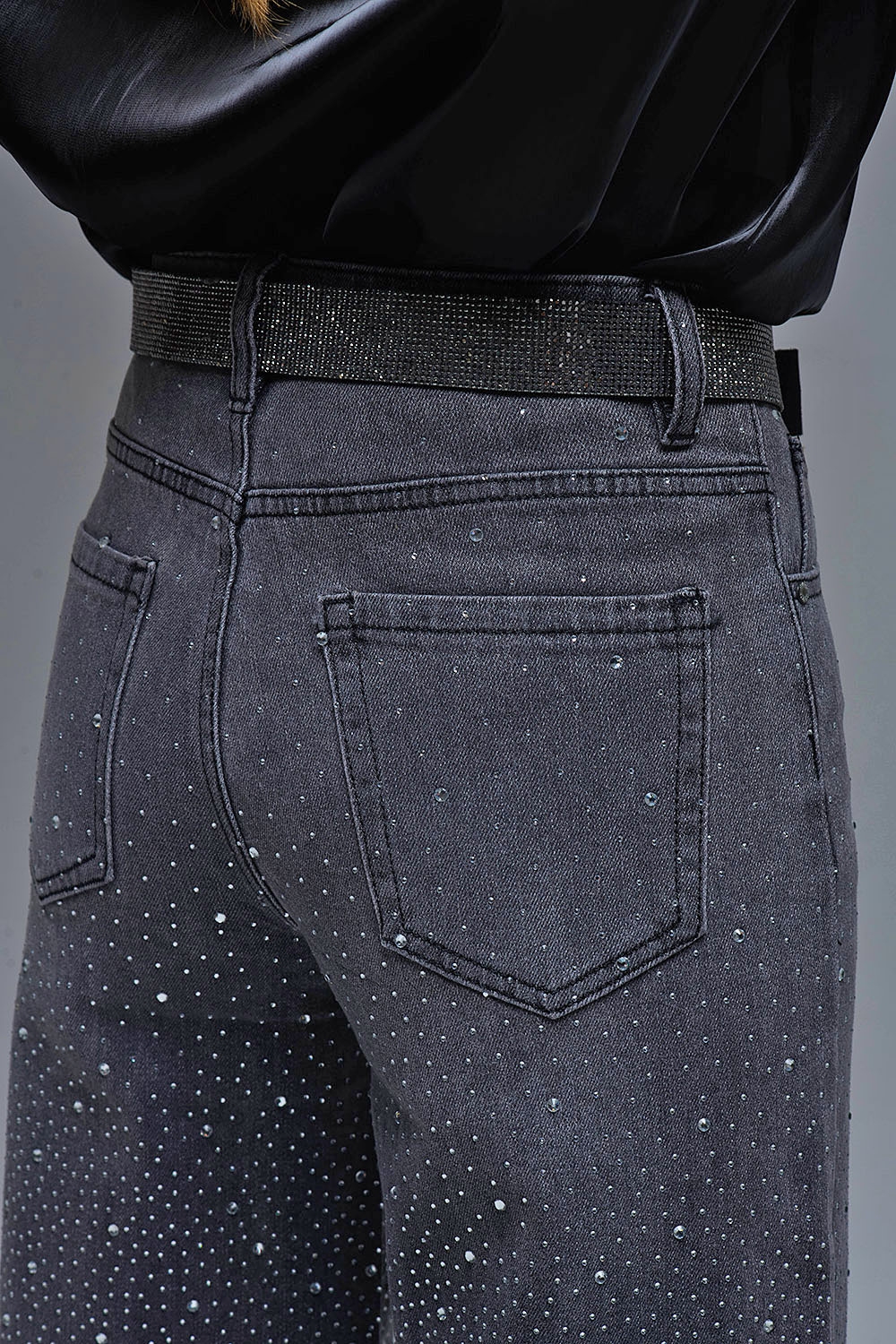 Vaqueros negros de pata ancha con strass Vaqueros negros de pata ancha con strass