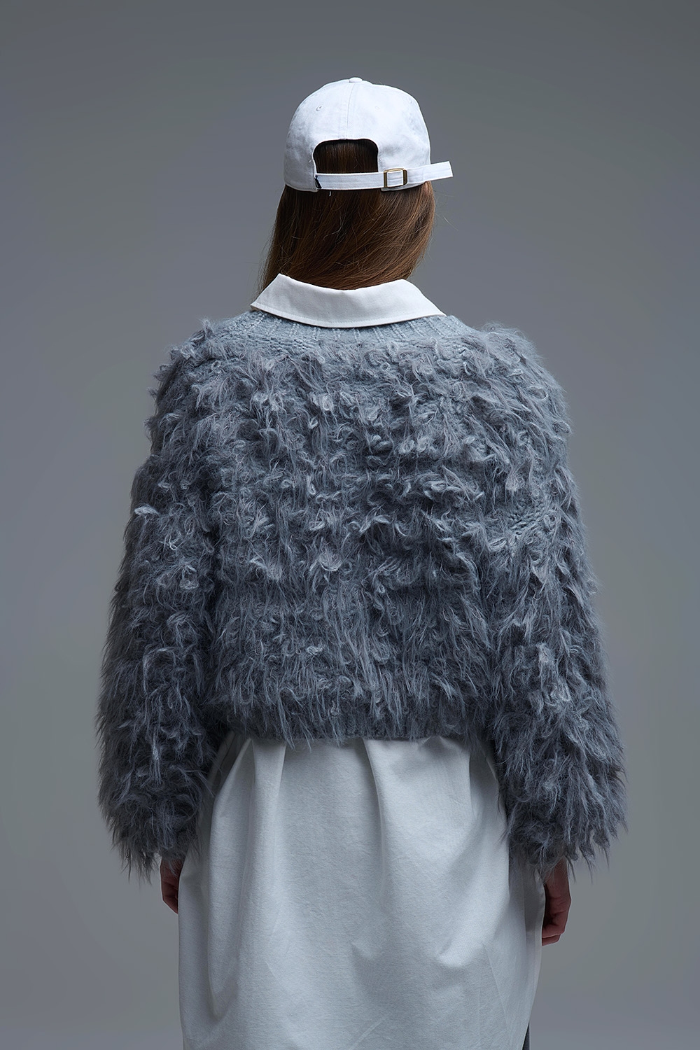 Cárdigan de punto mullido estilo shag en gris Cárdigan de punto mullido estilo shag en gris
