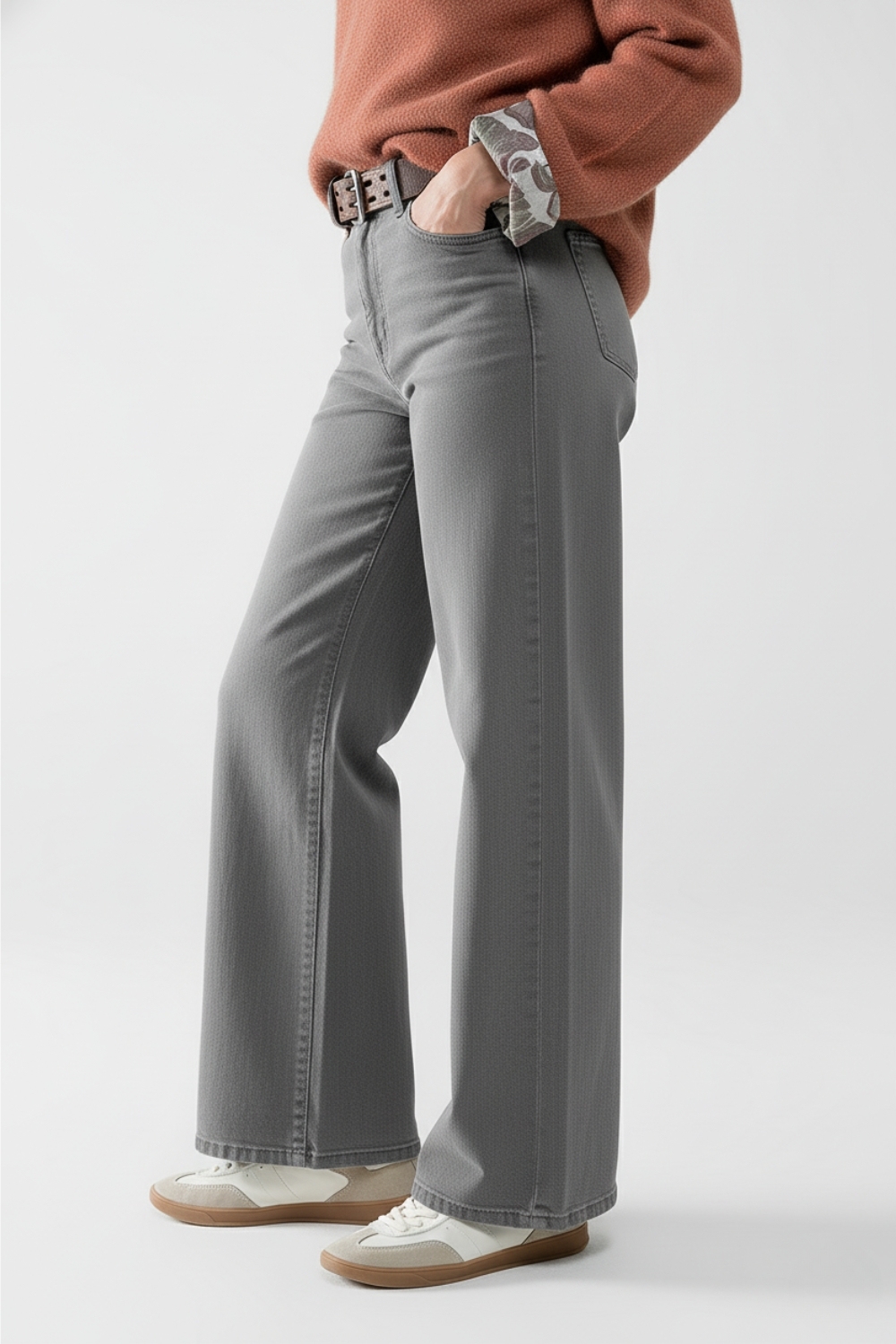 Pantal&oacute;n extra ancho en gris lavado