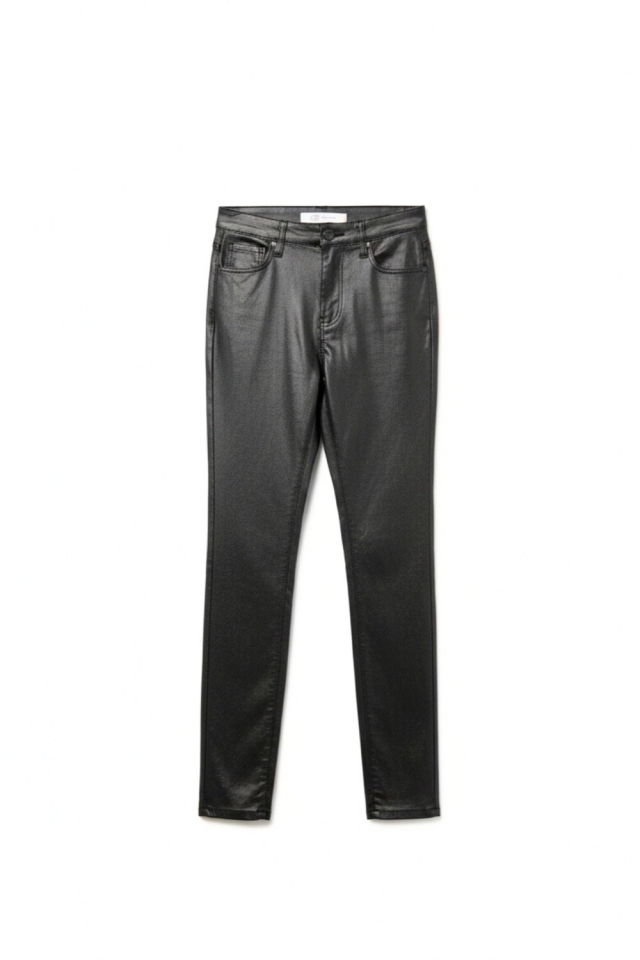 Pantalones pitillo de piel sint&eacute;tica en negro
