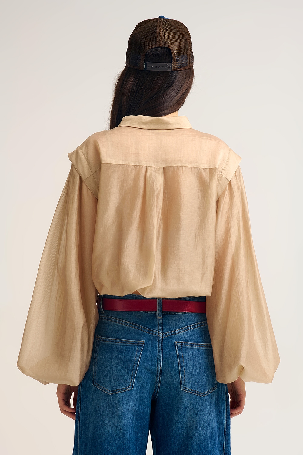 Blusa de seda Tencel con mangas globo y botones de nácar Blusa de seda Tencel con mangas globo y botones de nácar