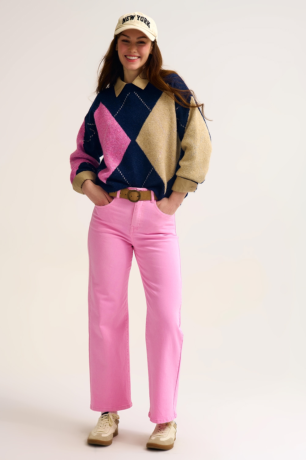 Vaqueros capri color rosa chicle de pernera ancha Vaqueros capri color rosa chicle de pernera ancha