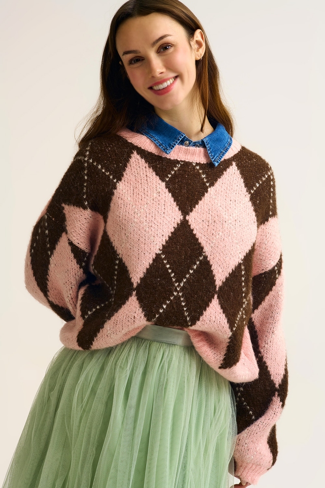 Jersey de punto de rombos rosa y marr&oacute;n con mangas voluminosas
