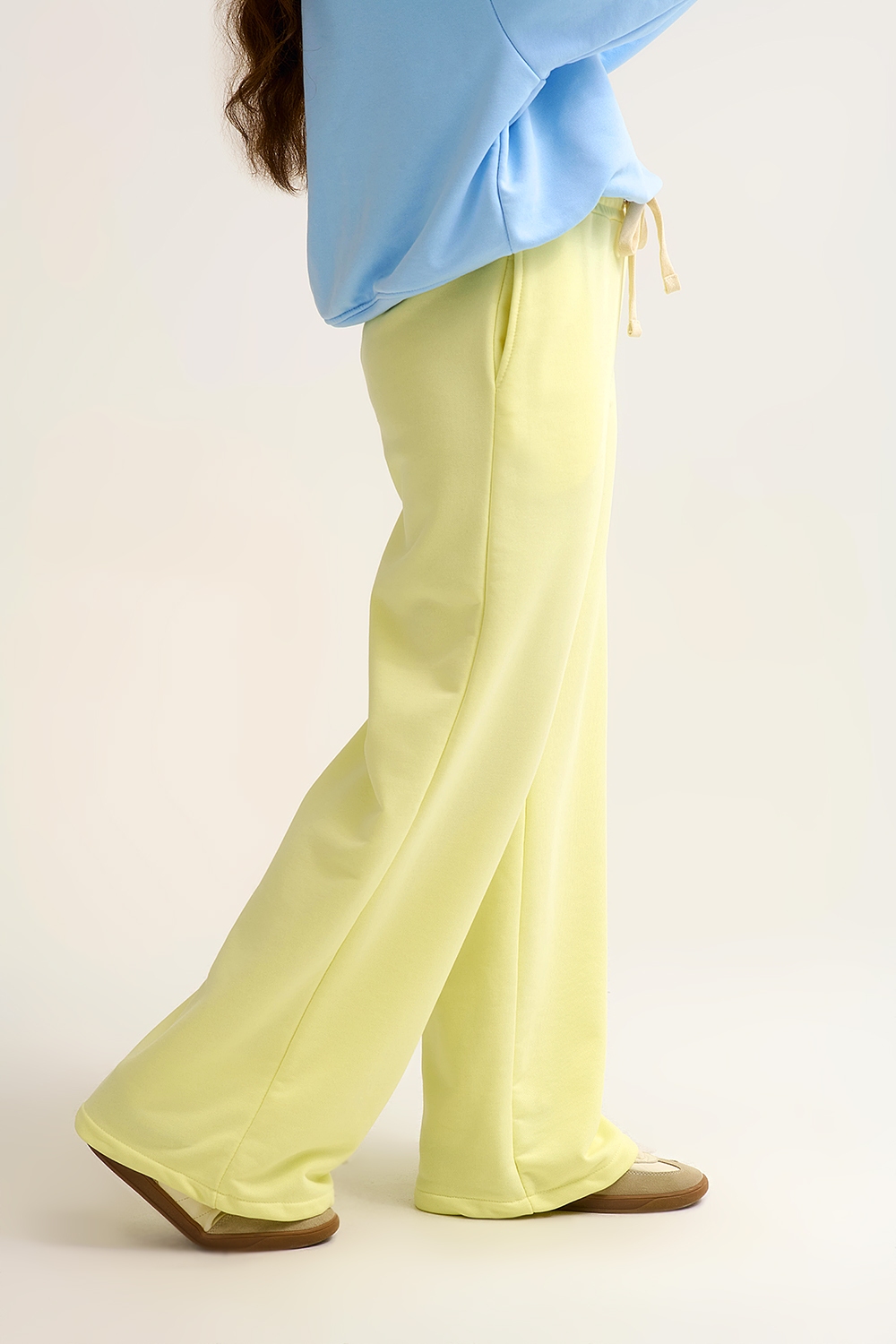 Pantalón de chándal de punto recto amarillo con cintura elástica y corbata Pantalón de chándal de punto recto amarillo con cintura elástica y corbata