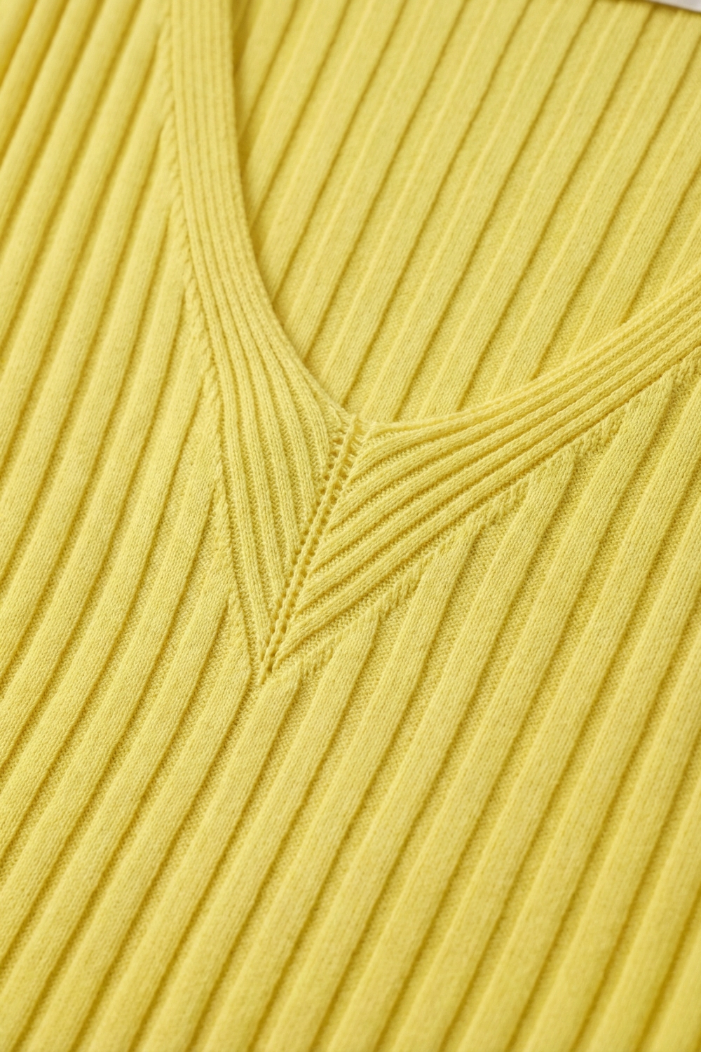 Camiseta sin mangas de punto acanalado amarillo con cuello en V Camiseta sin mangas de punto acanalado amarillo con cuello en V