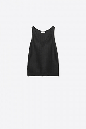 Top de Tirantes de Punto Acanalado Negro con Cuello en V