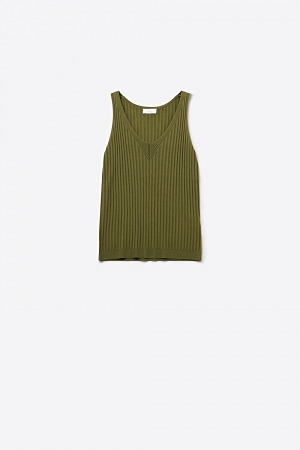 Top de tirantes de canalé verde oliva con cuello en V