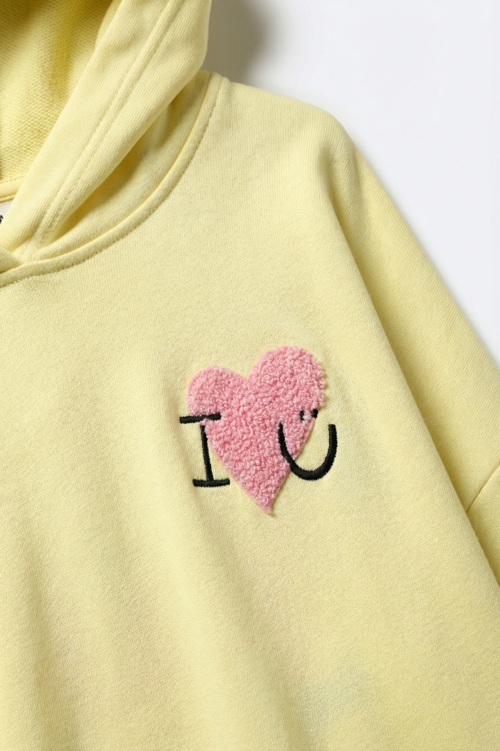 Sudadera con capucha supersuave amarilla con gráfico de corazón bouclé Sudadera con capucha supersuave amarilla con gráfico de corazón bouclé