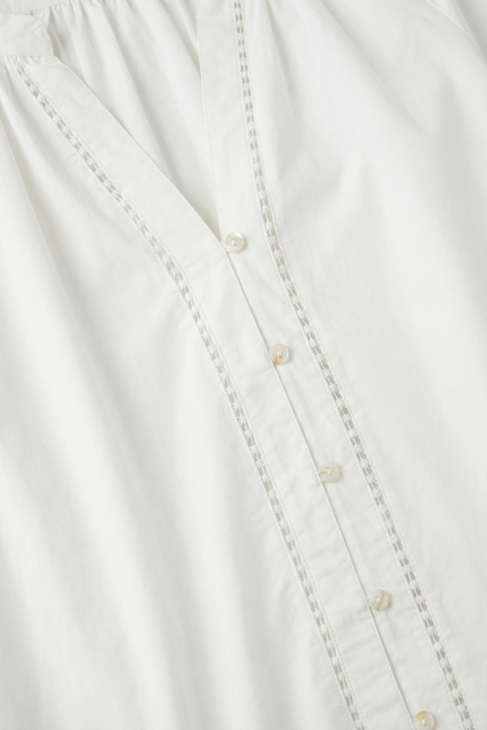 Vestido Campesino de Popelina de Algod&oacute;n Ligero en blanco con Dobladillo de Volantes