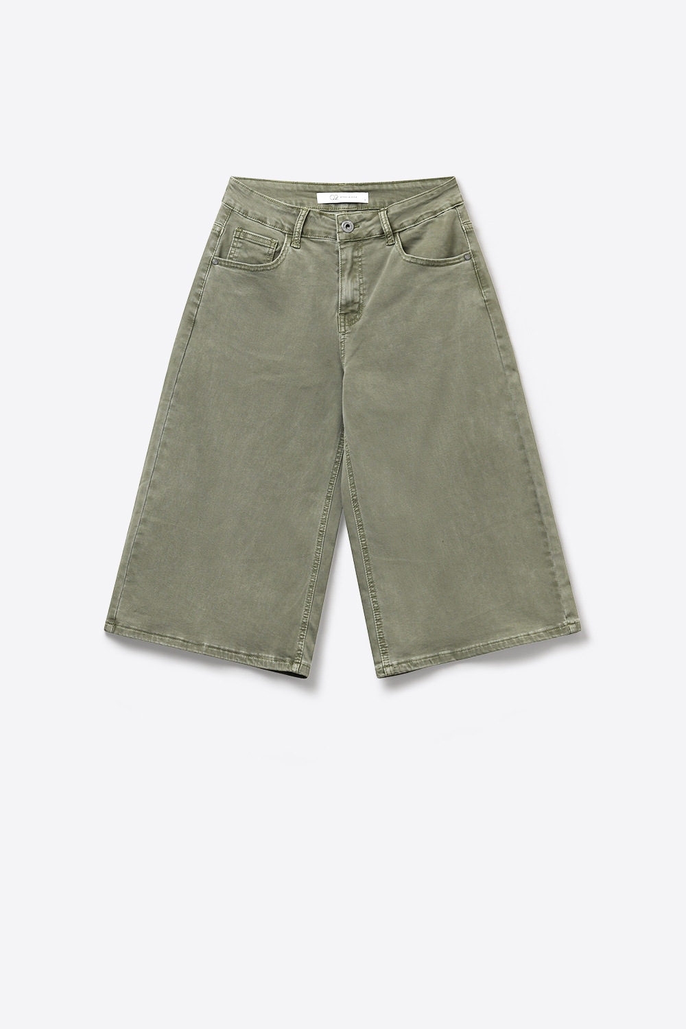 Bermudas de mezclilla verde oliva de pierna ancha y corte cropped