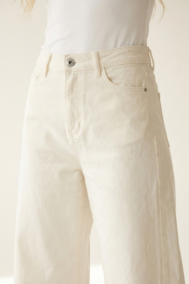 Pantalones anchos de sarga de algod&oacute;n blancos para mujer